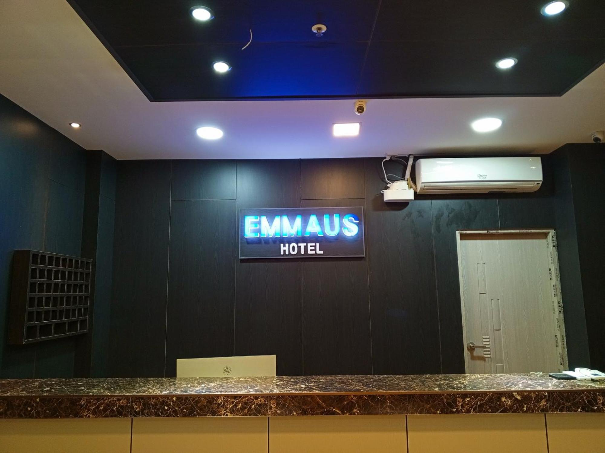 Emmaus Condotel Angeles Exterior foto